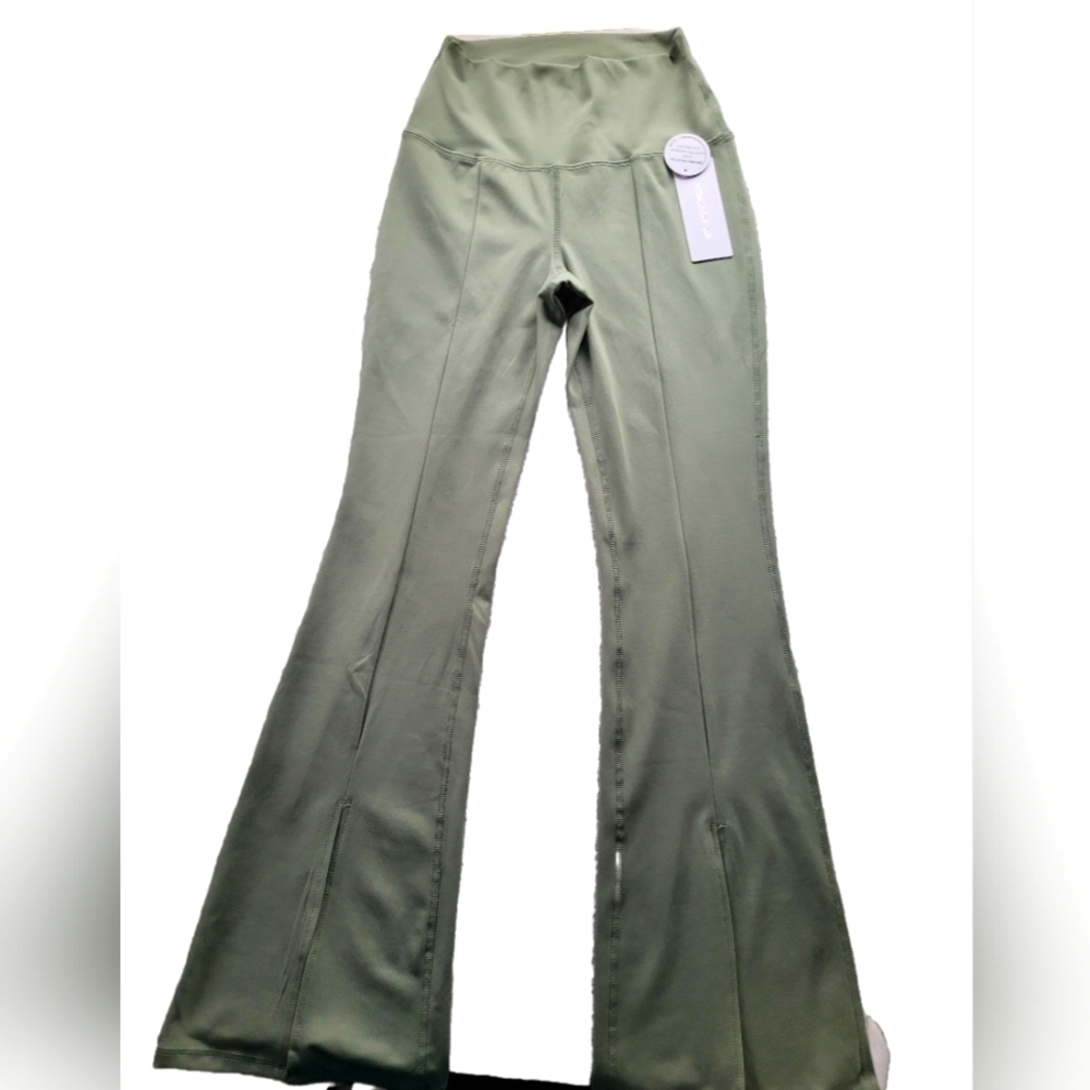 NWT Yogalicious Women's Olive Green Flared Bottom Yoga Pants Sz Small